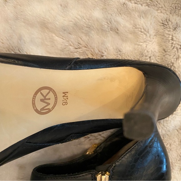 Michael Kors booties - Picture 4 of 10